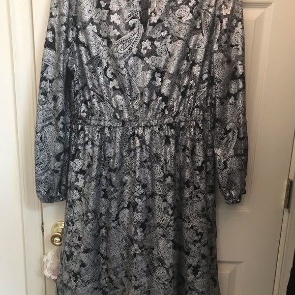 Michael Kors Paisly Dress with long sleeves, elastic waist & layered. New w/Tags - Picture 11 of 11